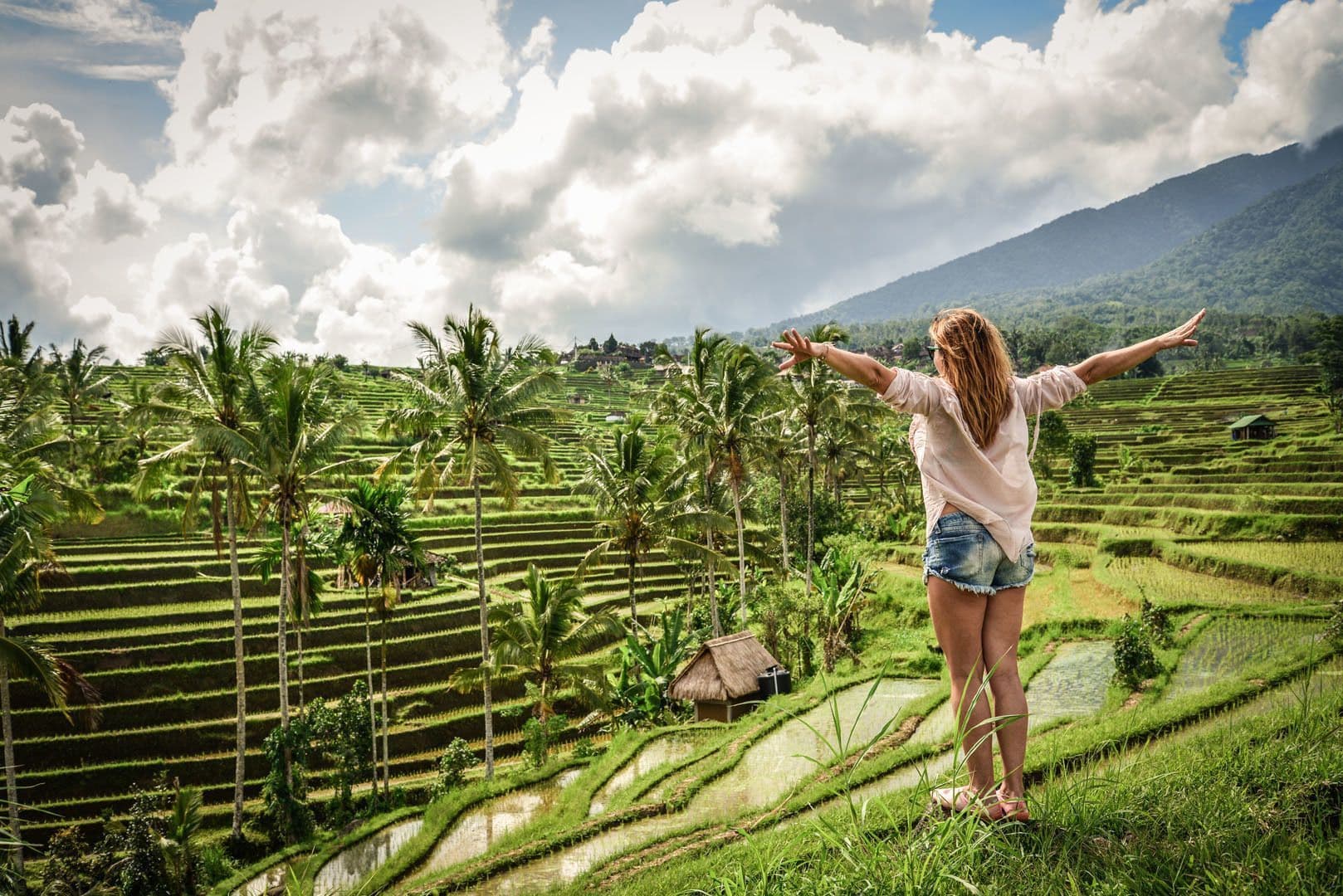 Instagram and TikTok Drive Solo Travel Trends in the UK, Reveals WeRoad