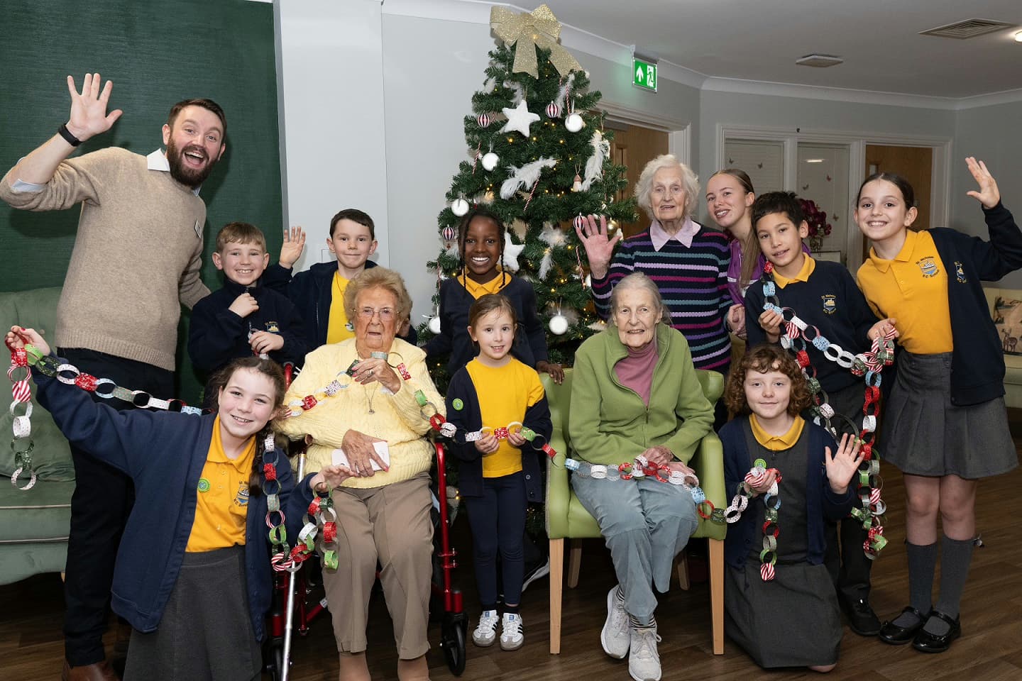 Schoolchildren and Residents Share Christmas Cheer in Sutton Coldfield’s Heartwarming ‘Step into Christmas’ Events